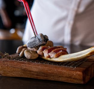 Proceso de afinado artesanal — Chuleta Supernatural Joselito